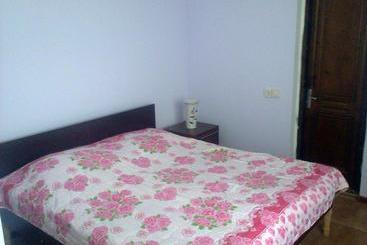 تختخواب و صبحانه Private House Suliko