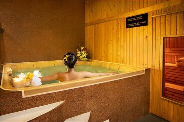 هتل Norfolk Mansion  Luxury Serviced Apartment