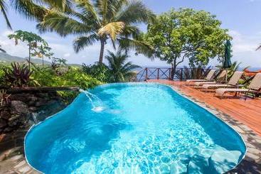 پانسیون Nature S Paradise At Marigot Bay