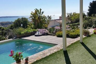 مبيت وإفطار Chambres D Hotes La Bigarade