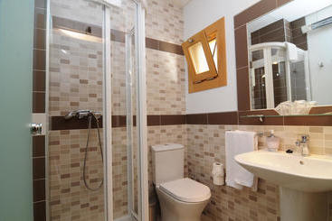 هتل Amalurra Granada