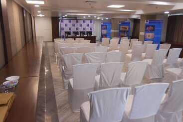 בית מלון כפרי Comfort Inn Donil Vadodara