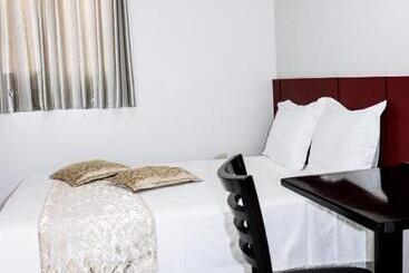 בית מלון כפרי Paris