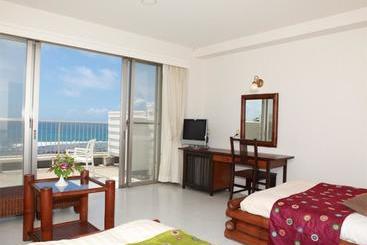 בית מלון כפרי Amami Resort Thida Moon