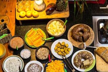 Universo Pol Bamboo Hostel