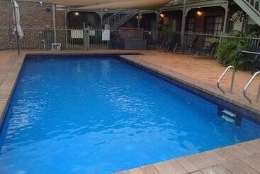 Отель City Colonial Motor Inn