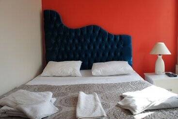 هتل Eagles Budget Homes