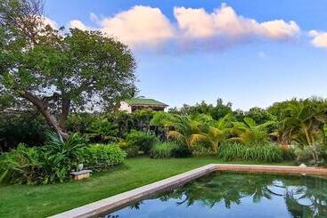 Bed and Breakfast Castelo Vendom Ecolodge Parajuru