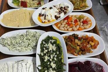 هتل Otantik Tas Ev