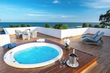 リゾートホテル B Blue Beachouses