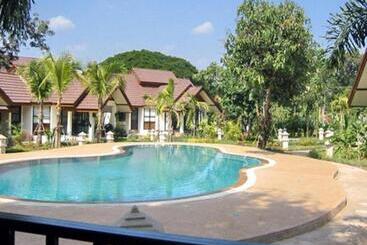 Pang Rujee Resort