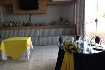 ホテル Cedro Palace