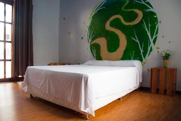 هتل Local Hostel Manaus