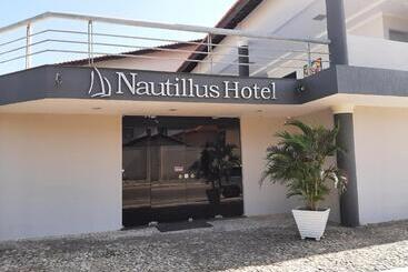 호텔 Nautillus