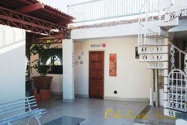 هتل Orla Guest House