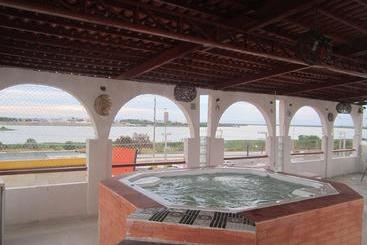 هتل Orla Guest House