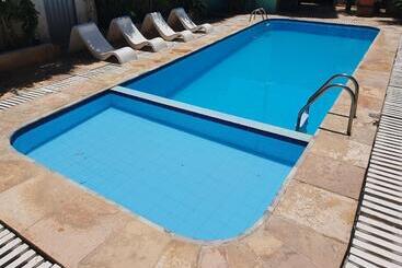 هتل Pousada California