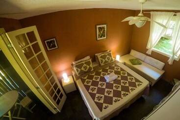 Отель Praia Da Crena