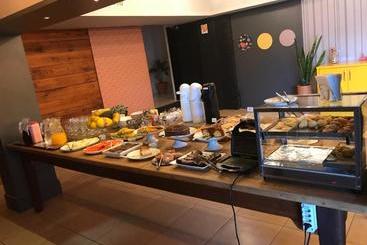 Отель Comoditá Ltda