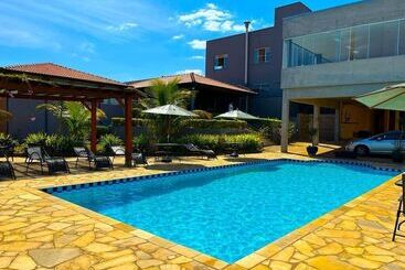 בית מלון כפרי Imigrantes