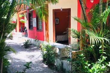 Отель Okakoaras