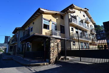 Отель Boroni Palace