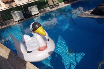 Отель Demir Suit