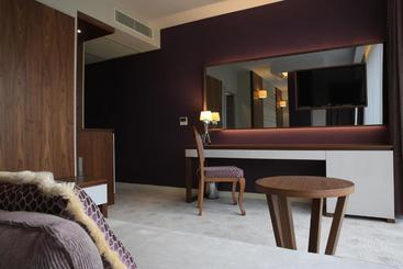هتل Hassuites