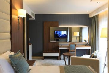 هتل Hassuites