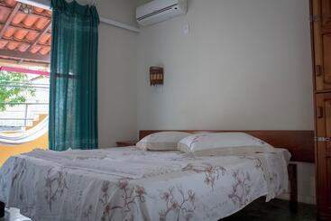 O Pharol Hostel E Pousada