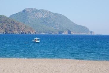 בית מלון כפרי Arikanda River Garden