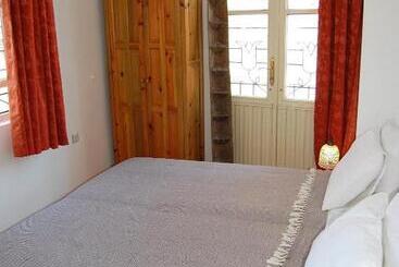 هتل Villa Tulipan