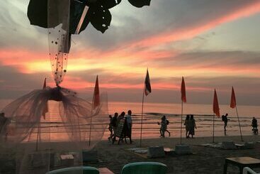 Отель Sang Aroon Bungalow