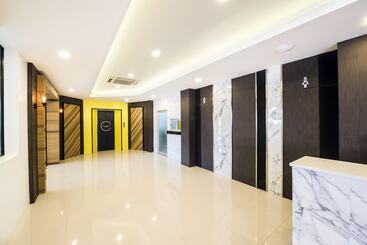 Отель The Circle