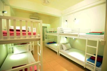 Phi Phi Bucket Hostel