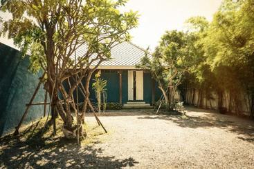 Resort Pomelo Amphawa The Local Residence