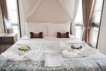 تختخواب و صبحانه Bua Patumma Resort