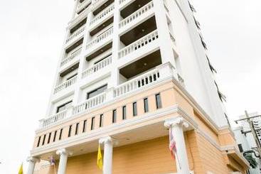 Отель Le Paradis Bangkok