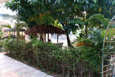 בית מלון כפרי Lipe Village Resort