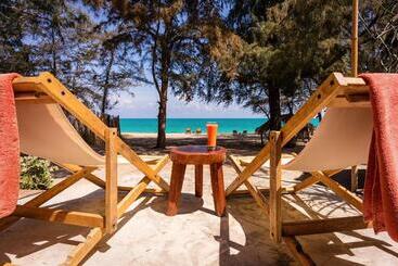 בית מלון כפרי Mumsa Beach Resort & Restaurant