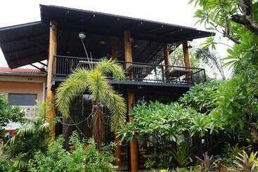 בית מלון כפרי Porntip Resort