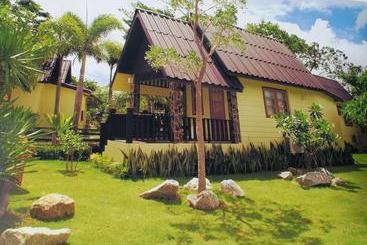 هتل Prachuap Garden View Resort