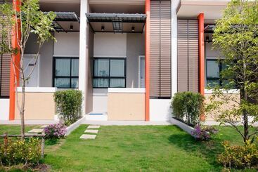 בית מלון כפרי Smile Resort