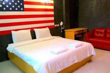 בית מלון כפרי The Cottage Lampang