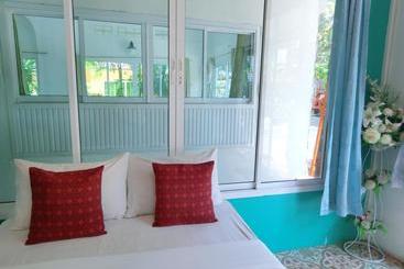 Hotel Thipsamed Resort