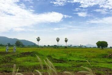 فندق Wanlapa Farmstay