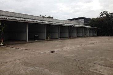 Natpob Sleep Station Motel