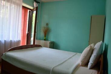 호스텔 Smeštaj   Sobe Marvel