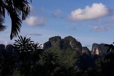 호텔 Aonang Cliff Mountain New Resort