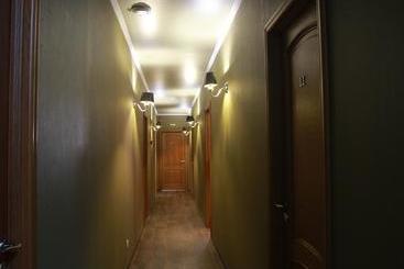 هتل Nevsky House